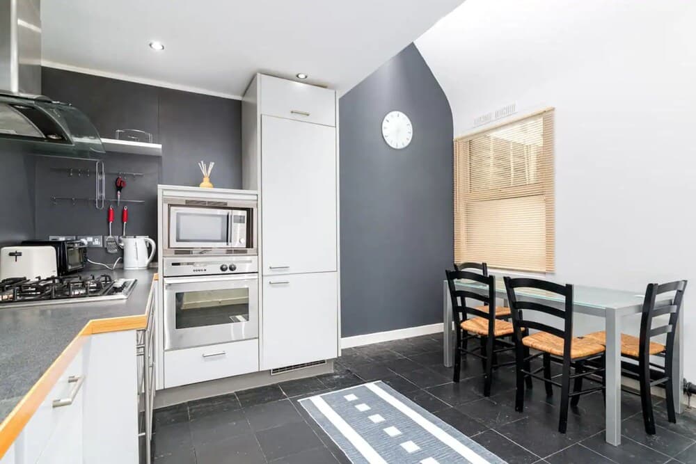 Stunning Art-deco Style 2 Bedroom Apartment in Fitzrovia