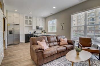 FRONTDESK 500 West Trade Apts Fourth Ward Charlotte