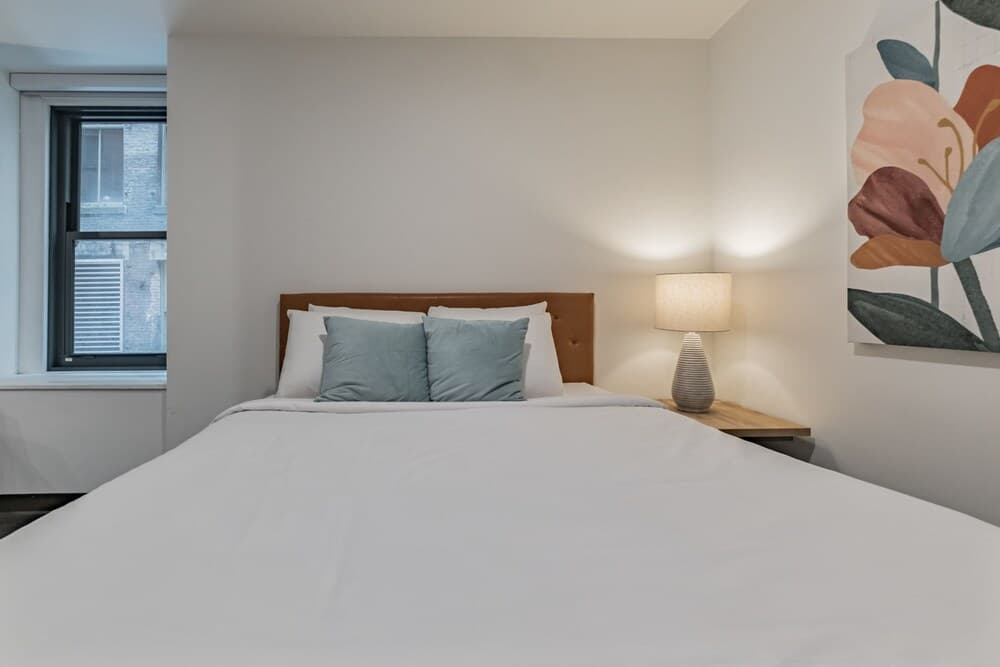 FRONTDESK 209 9th St Apts Cultural Dist Pittsburgh