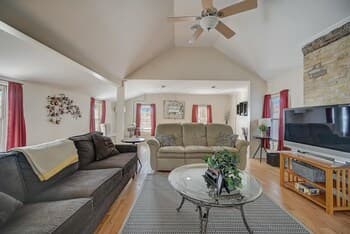 FRONTDESK 1600 N Jackson St Apts Lower East Side Milwaukee