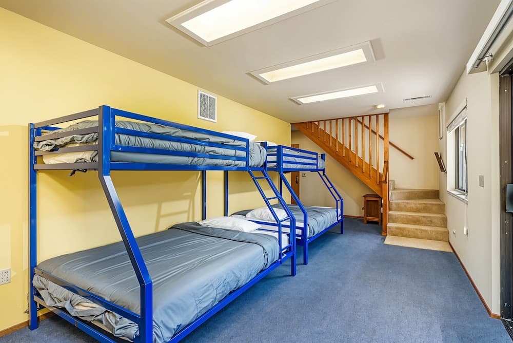 Three Wild Turkeys - Amazing Outdoor Spaces! 2 Decks! by Yosemite Region Resorts