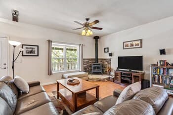 Aubrey's Nest - You are Welcome at Aubrey's Nest Gas Firepit and Hammock Included by Redawning