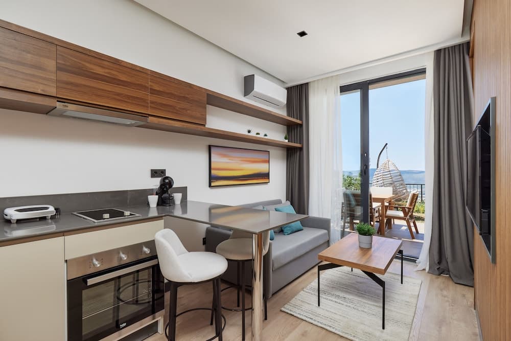 Bayview Hills Luxury Residences