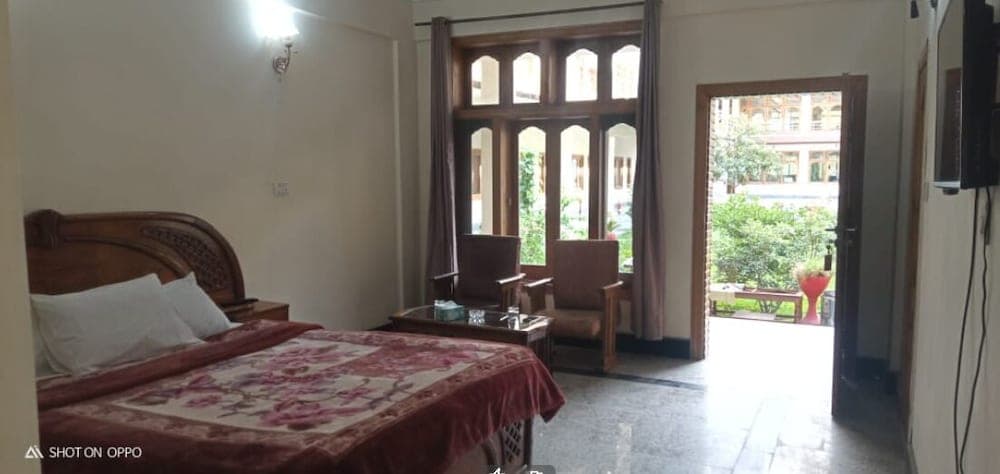 Hotel shaheen International