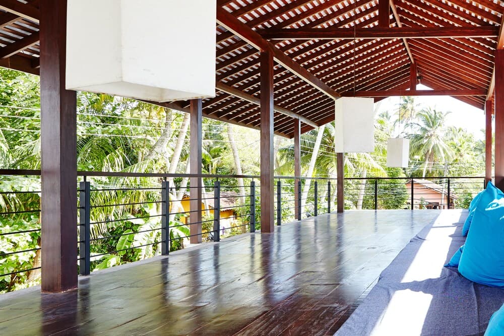 drivethru Hostel Polhena