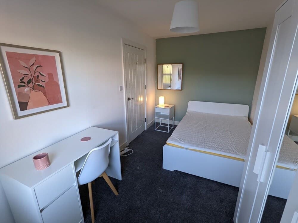 Beautiful and Spacious 4 Bedroom Home Armley Leeds