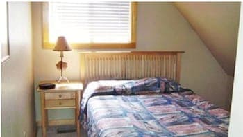 Entire Charming Cabin With Lake And Mountain View