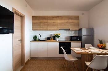 All New Sea View Apartment Moderna