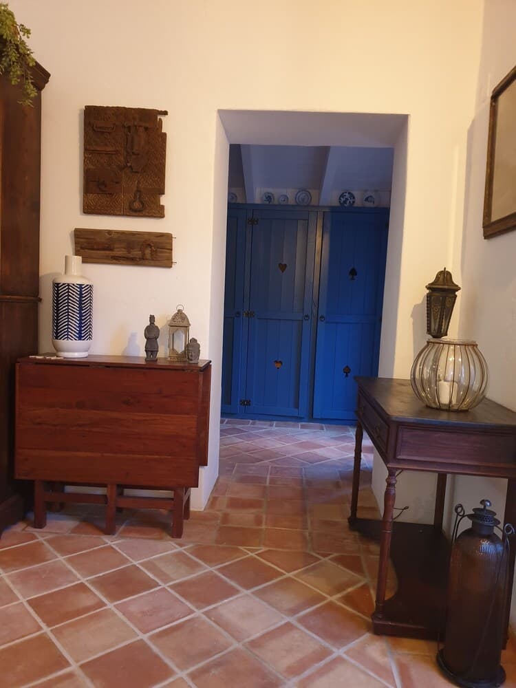 Restored 2 Bedroom Farmhouse - Aircon Wifi Plunge Pool