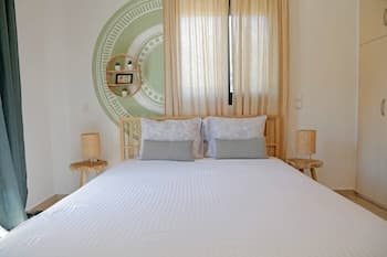 New-olivaholidayhomes - Boho Studio Pool