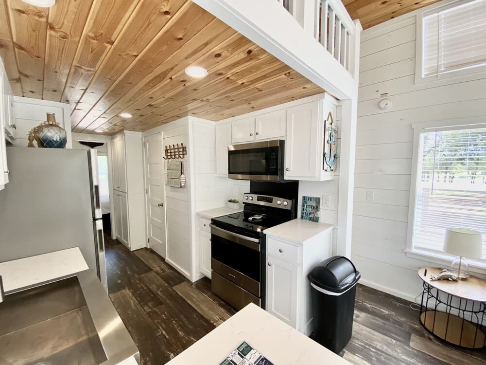 Trendy Tiny Home-1 Mi to Fred-w/resort Amenities!