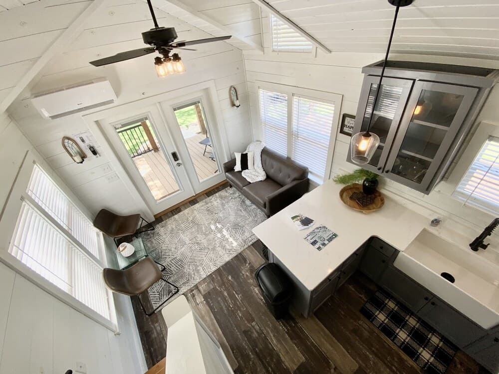 Modern Tiny Home W/resort Amenities-1 mi to Fred!