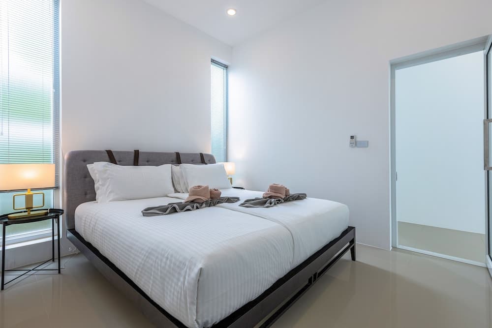 Modern 4 Bedroom Pool Villa PMK-A6