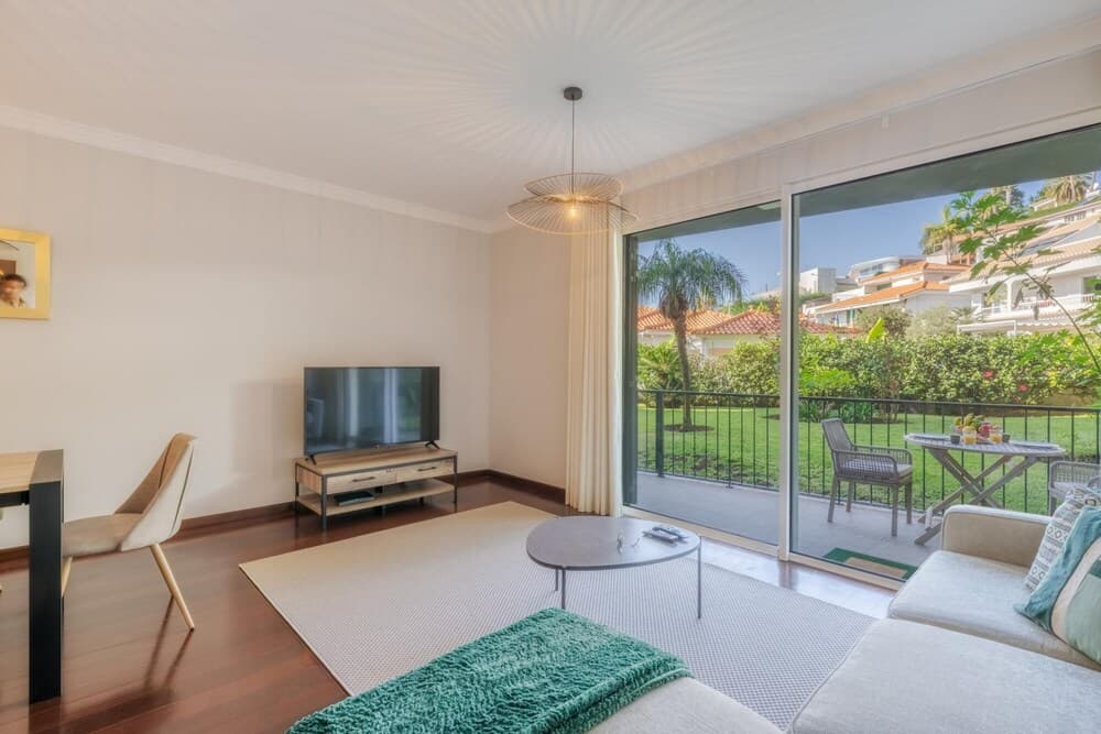 White Hill Apartment by Atlantic Holiday