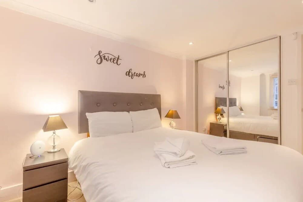 Stylish 1 Bedroom Apartment in Pimlico With Lovely Garden