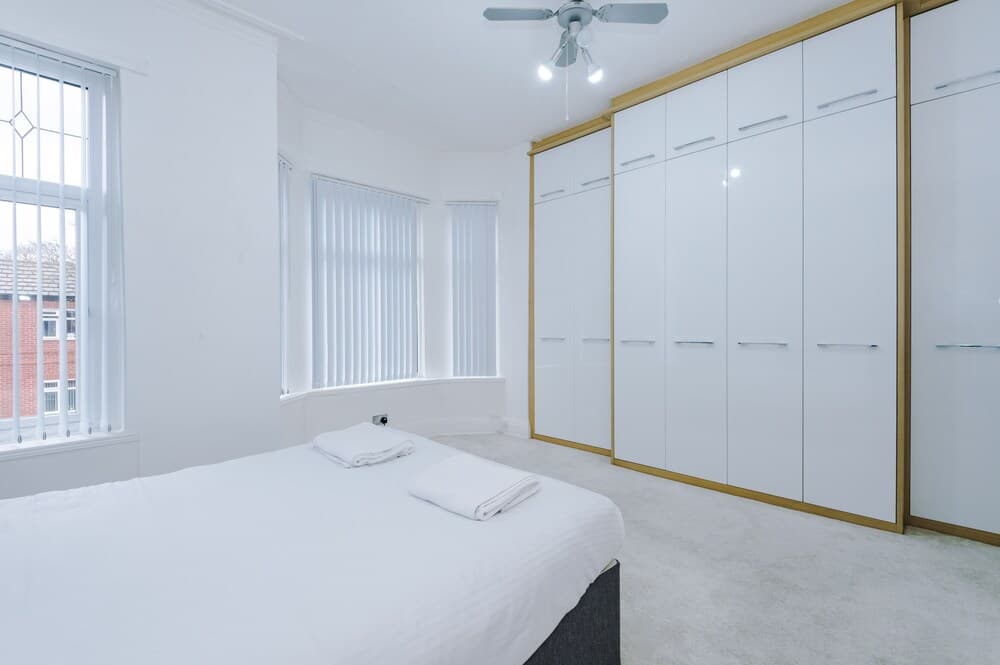 The Seedley 4 Bedroom House - Salford