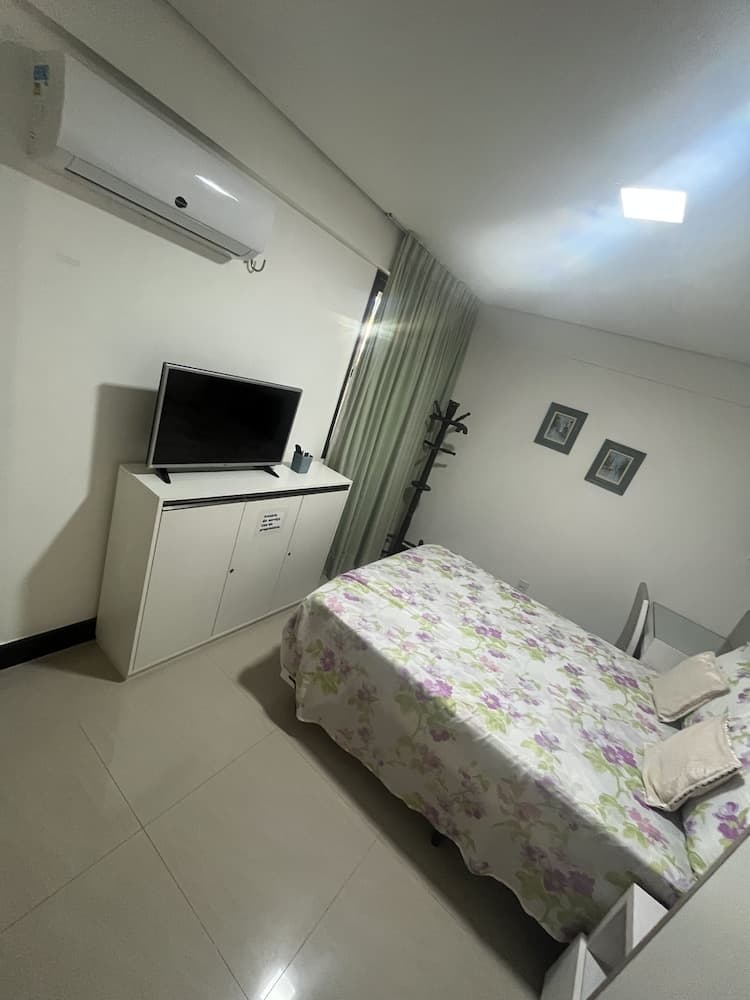 Manhattan Beach Riviera