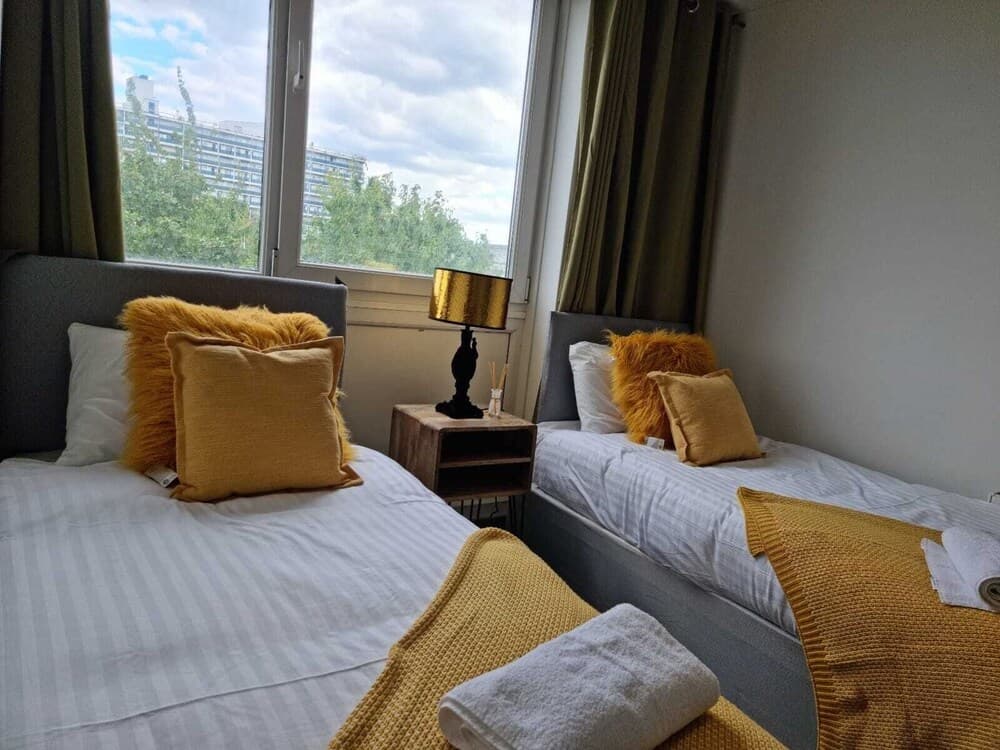 Remarkable 3-bed Apartment in London