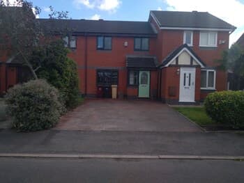 Beautiful 2-bed House in Bolton With Free Parking