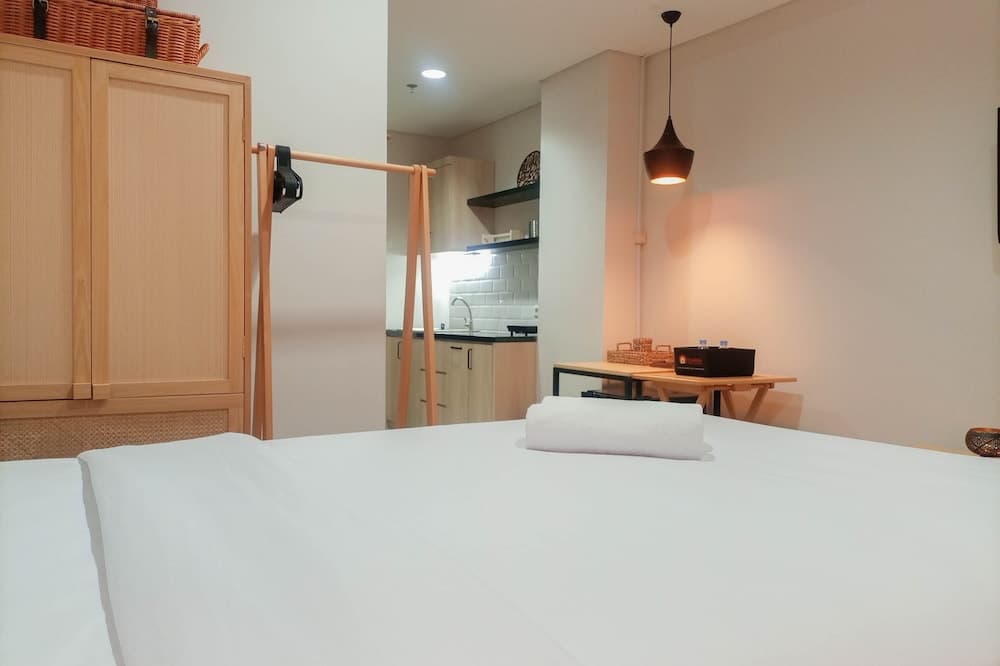 Cozy Studio At Patraland Amarta Apartment