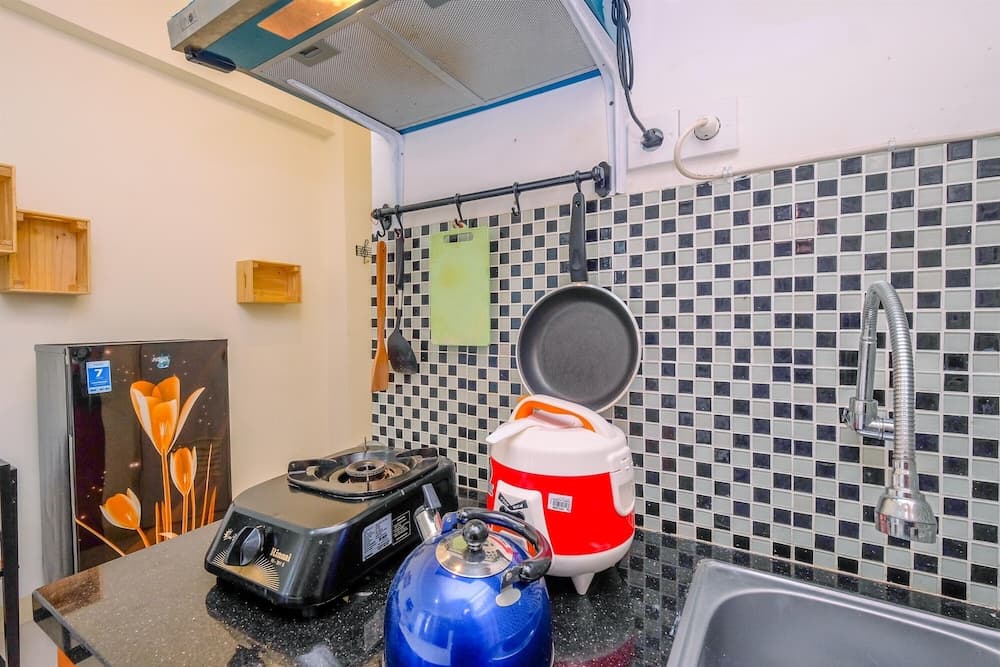 Modern And Stylish Studio At Green Pramuka Apartment