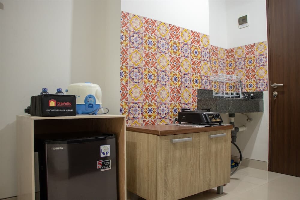 Fancy And Nice Studio Room At Transpark Cibubur Apartment