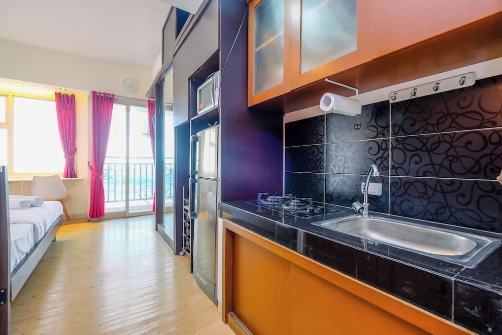 Urban Cozy Studio Apartment at Margonda Residence 3