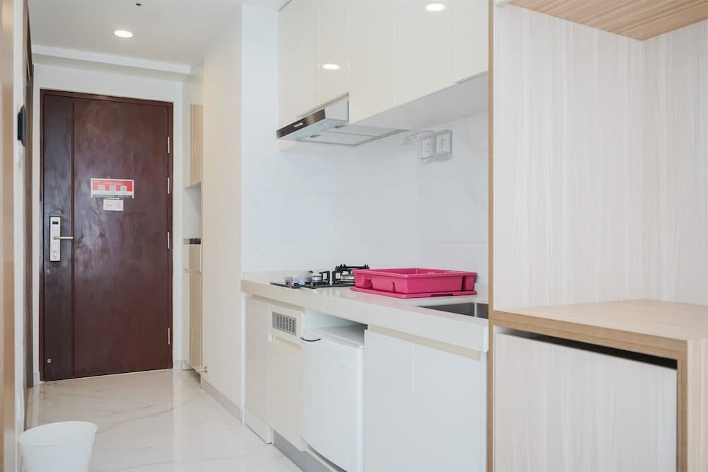 Comfy And Minimalist Studio At Sky House Bsd Apartment