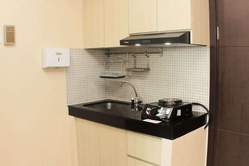 Comfort 1Br At Sky Terrace Apartment