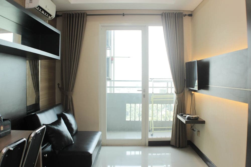 Comfort 1Br At Sky Terrace Apartment