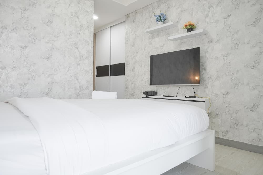 Warm And Elegant 1Br At Gold Coast Apartment