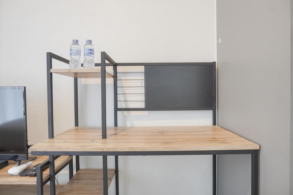 Minimalist And Comfort Studio At Gold Coast Apartment