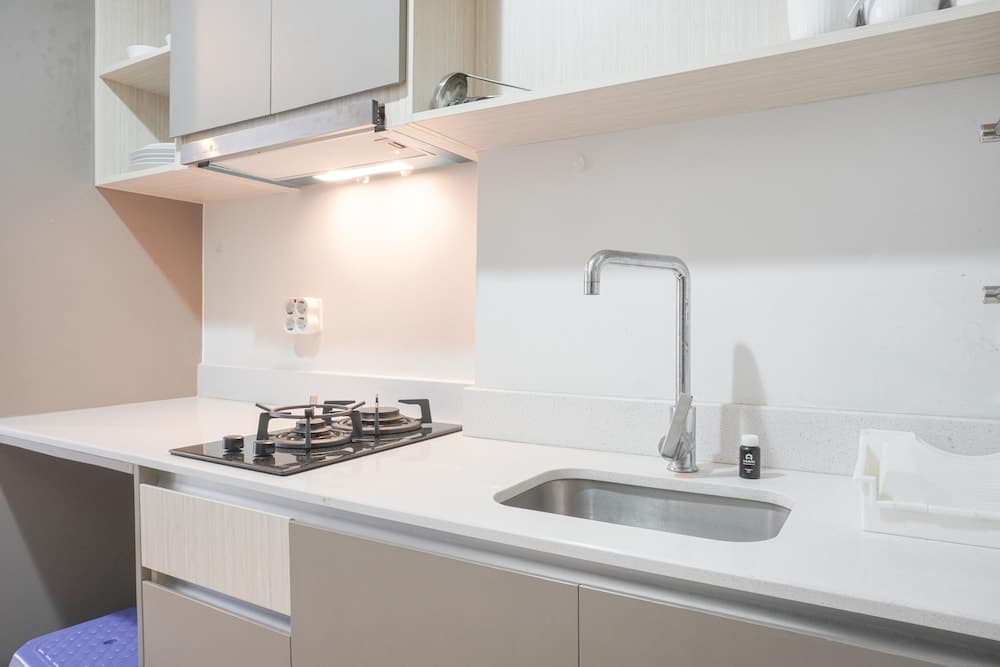 Minimalist And Comfort Studio At Gold Coast Apartment