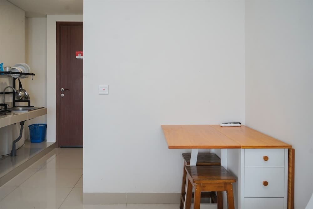 Nice And Cozy Studio At Parkland Avenue Apartment