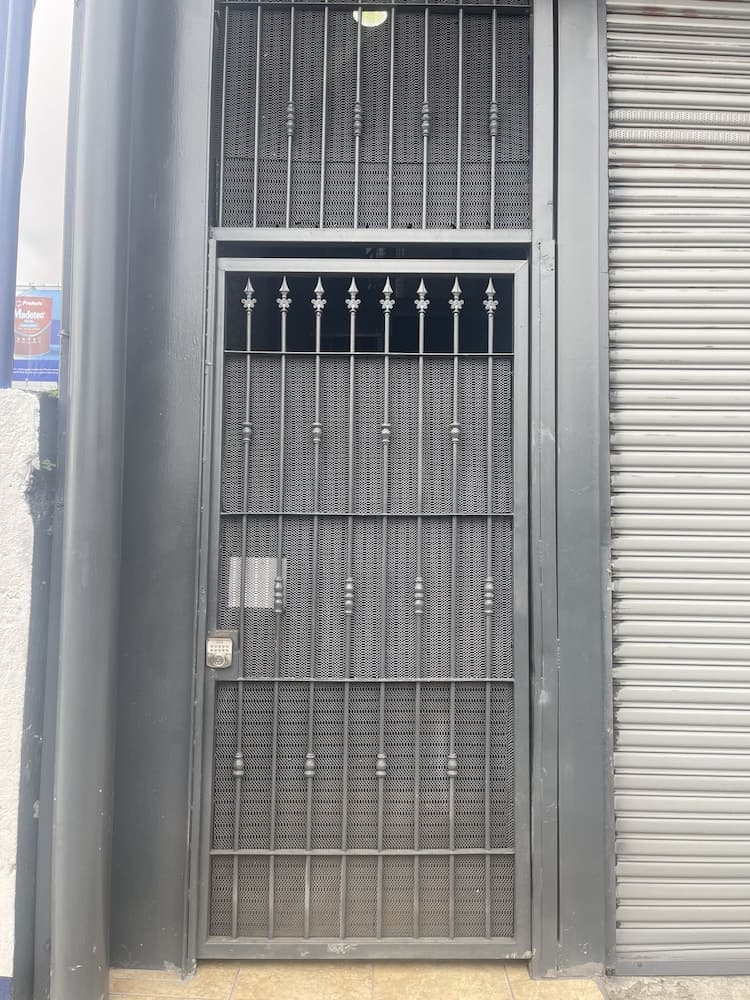 Cozy Downtown Alajuela / 5min from Airport