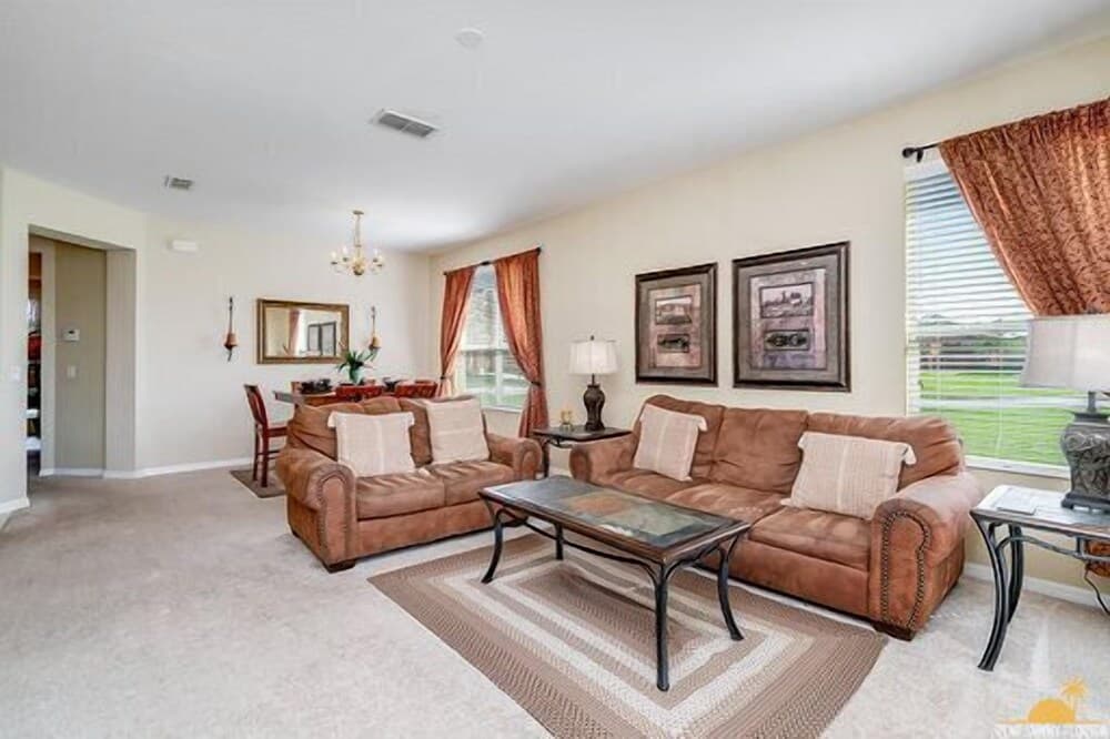 Bellavida Palms Private Screened Pool Home