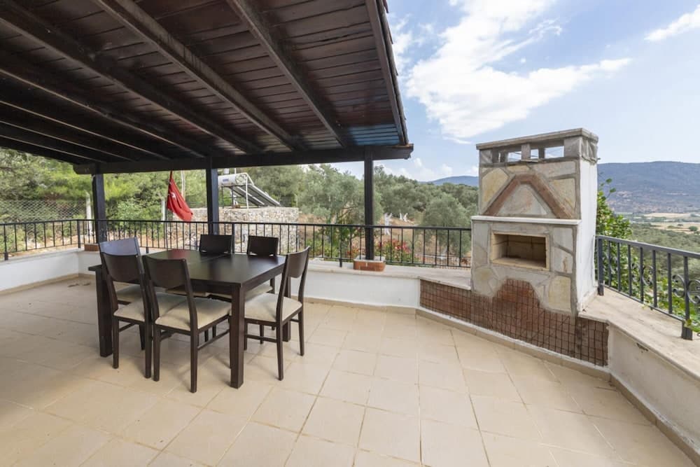 Splendid Villa Surrounded by Nature Near Milas-bodrum Airport