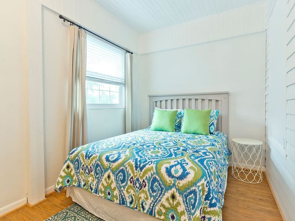 Bikini Cottage by Tybee Vacation Rentals