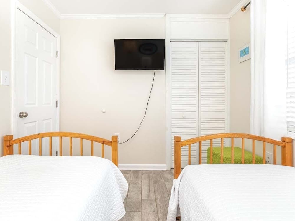 Horsepen Creek Cottage by Tybee Vacation Rentals