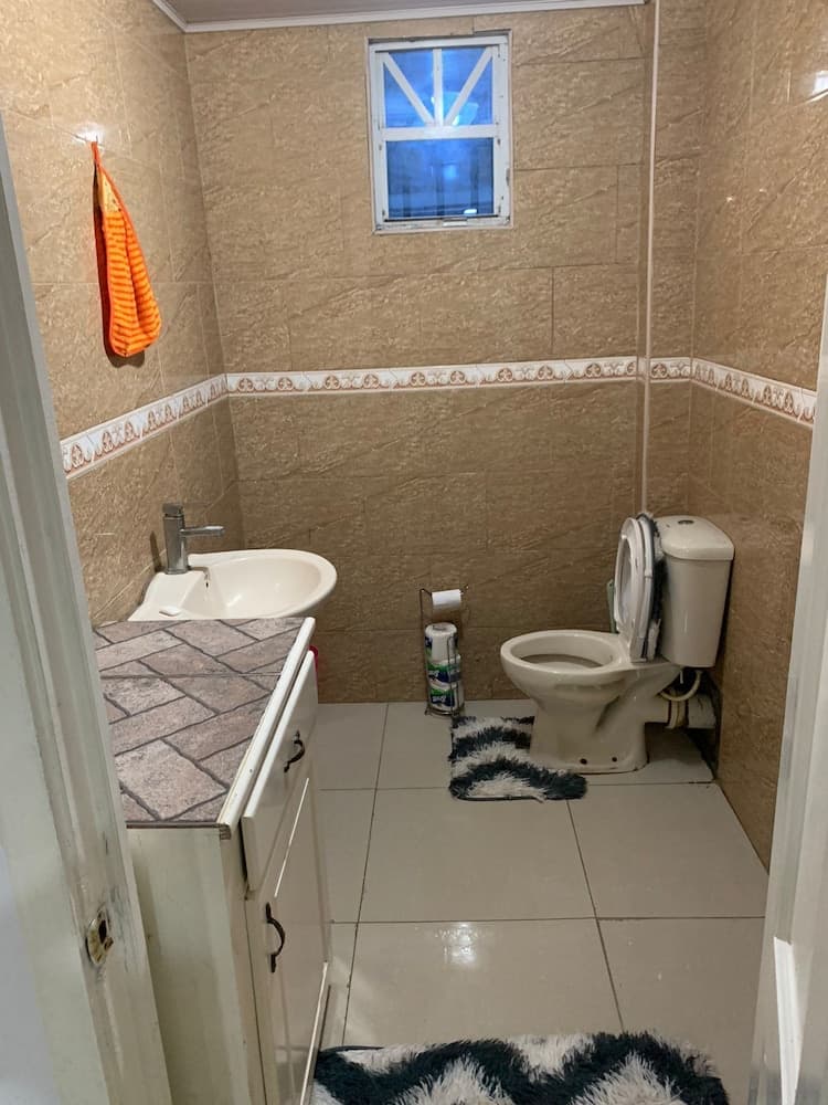 1 Bed Apartment - Sleeps 2 - Parking - Wifi