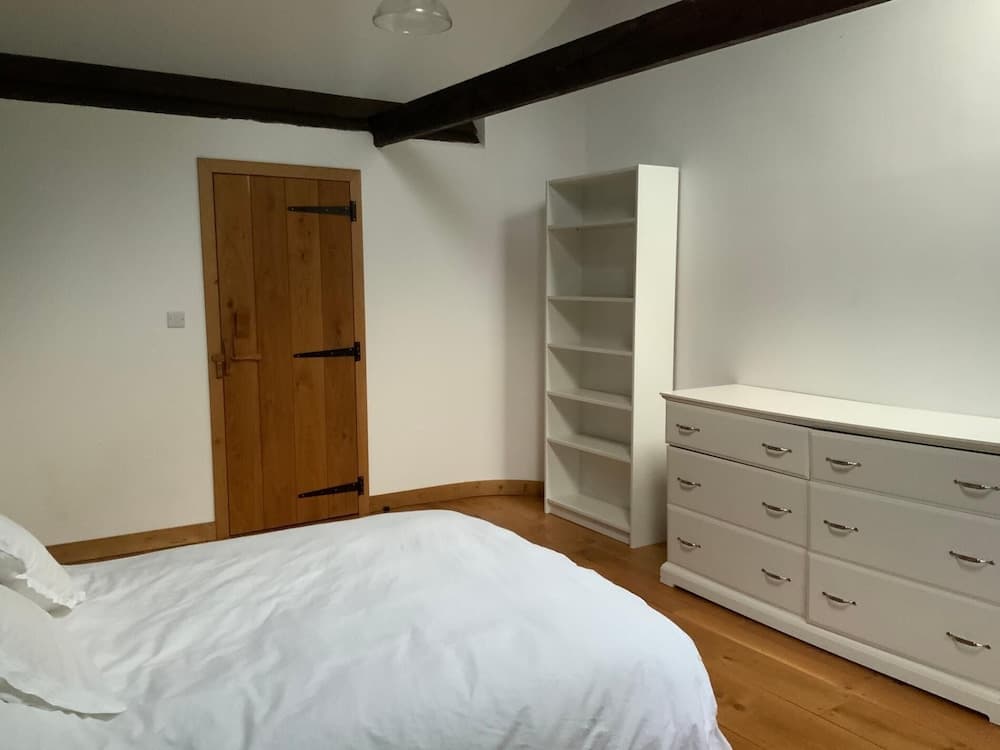 Delightful 4BD Home Full of Flair Edenbridge Kent