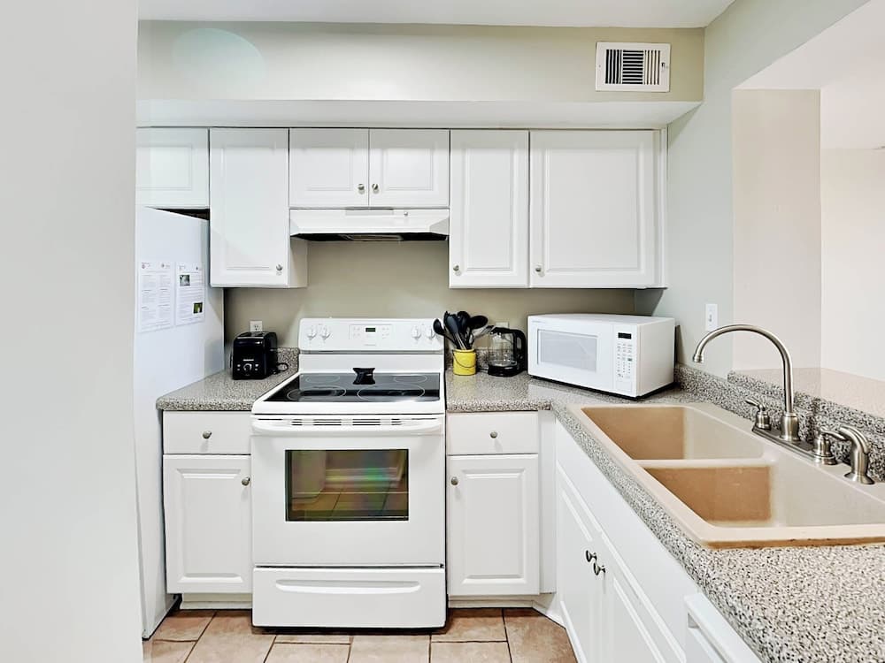 Tybee Lights 112B by Tybee Vacation Rentals