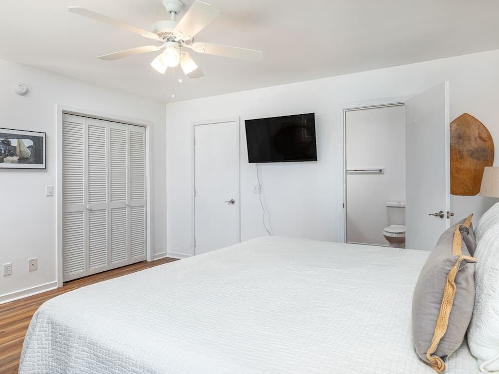 Weston Beach Place by Tybee Vacation Rentals