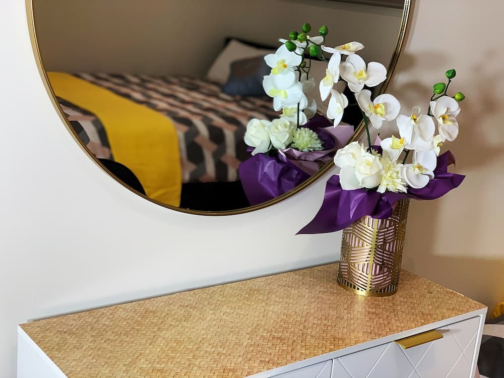 Designer Decor Home 8Bed WilliamsLanding