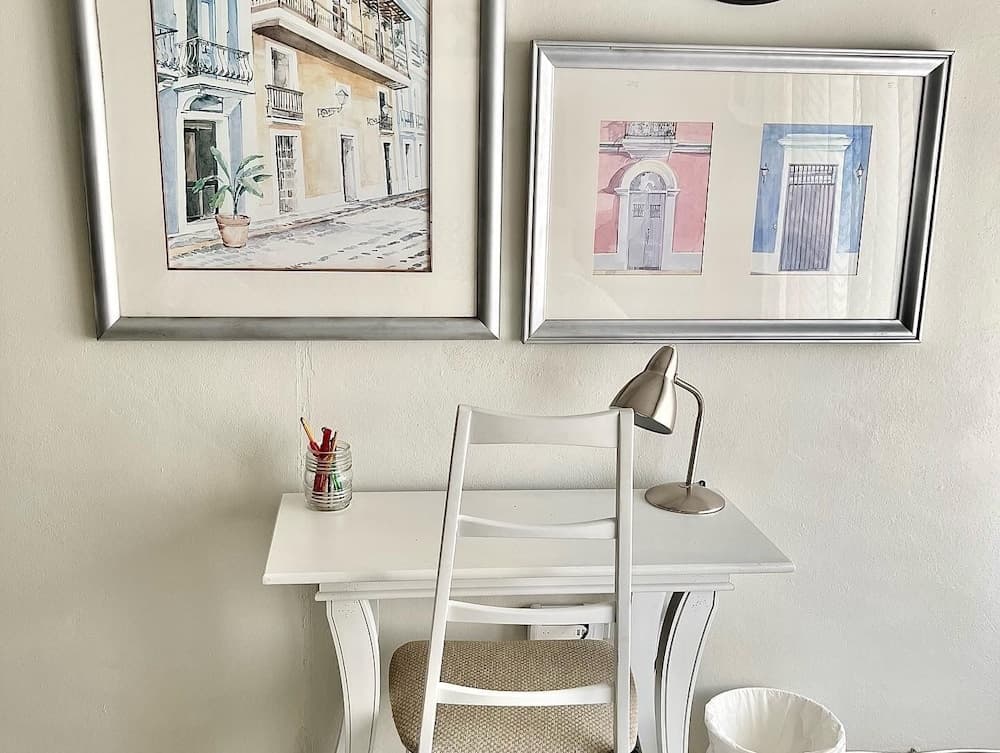 Clean Studio Condo With Free Parking Near T-mobile