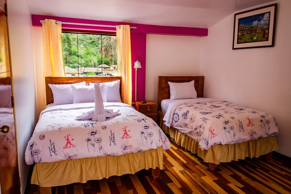 Intitambo Three Star Hotel With Panoramic View of the Mountains