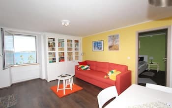 El Corsaro 2 One-bedroom Apartment With Sea View