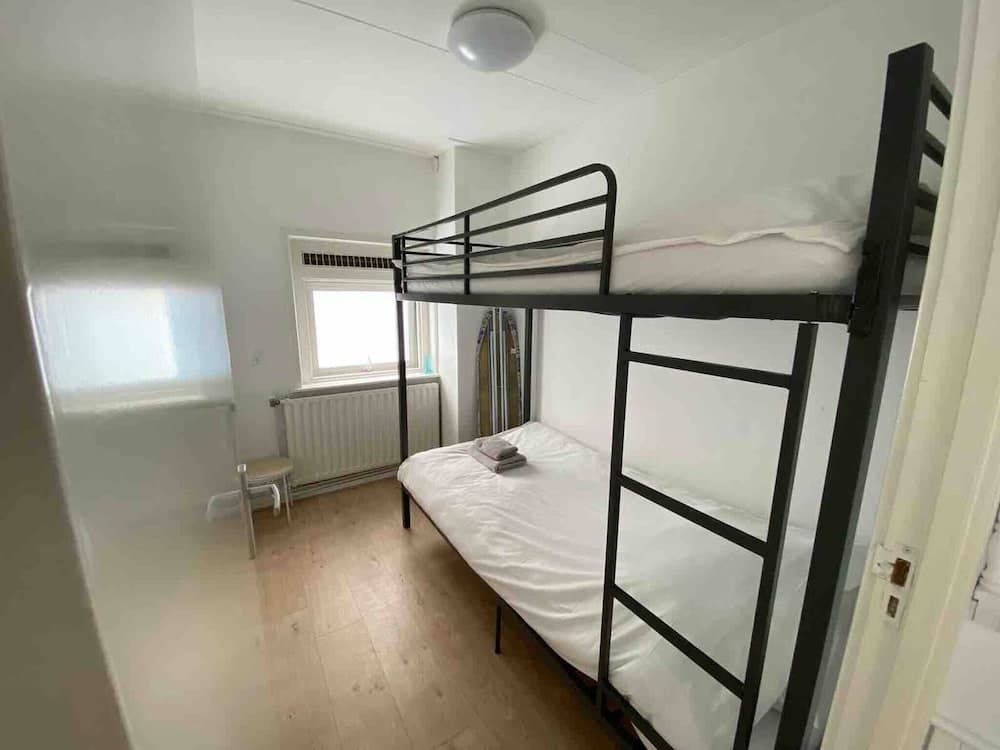 Spacious Nice House Near Amsterdam City Centre and Schiphol Airport