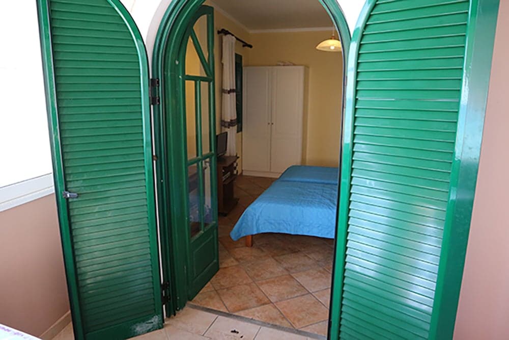 The Harmony - Beachfront sea View Apartment