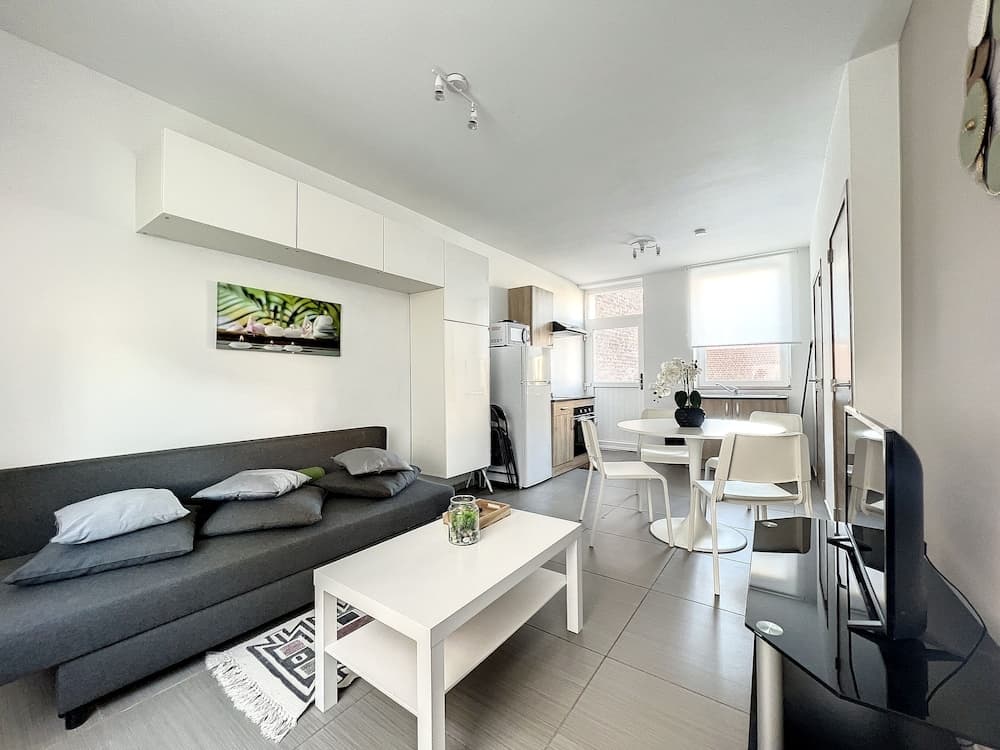 House With Free Parking 15 Min From The Airport